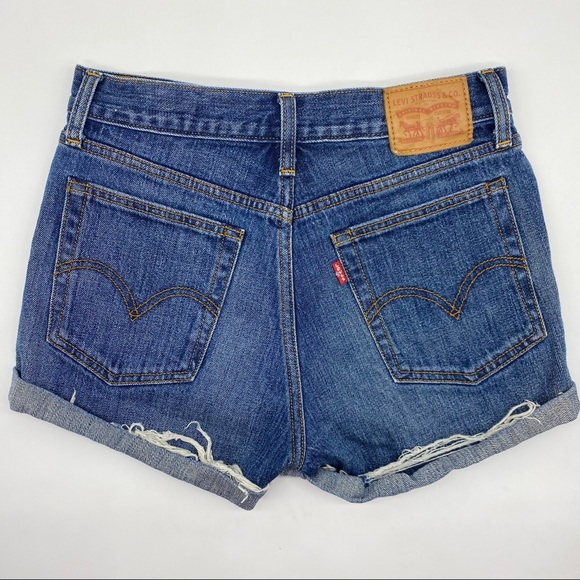 Women’s Levi’s Button Fly White Oak Blue Denim Short Size 27 - Picture 2 of 9